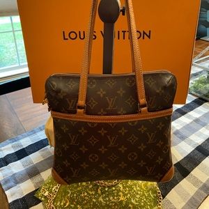 Louis Vuitton Sac Coussin GM